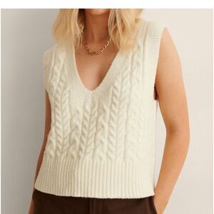 NA-KD Women's Cream V-Neck Sweater